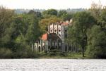 Blick vom Hafen zur Pfaueninsel